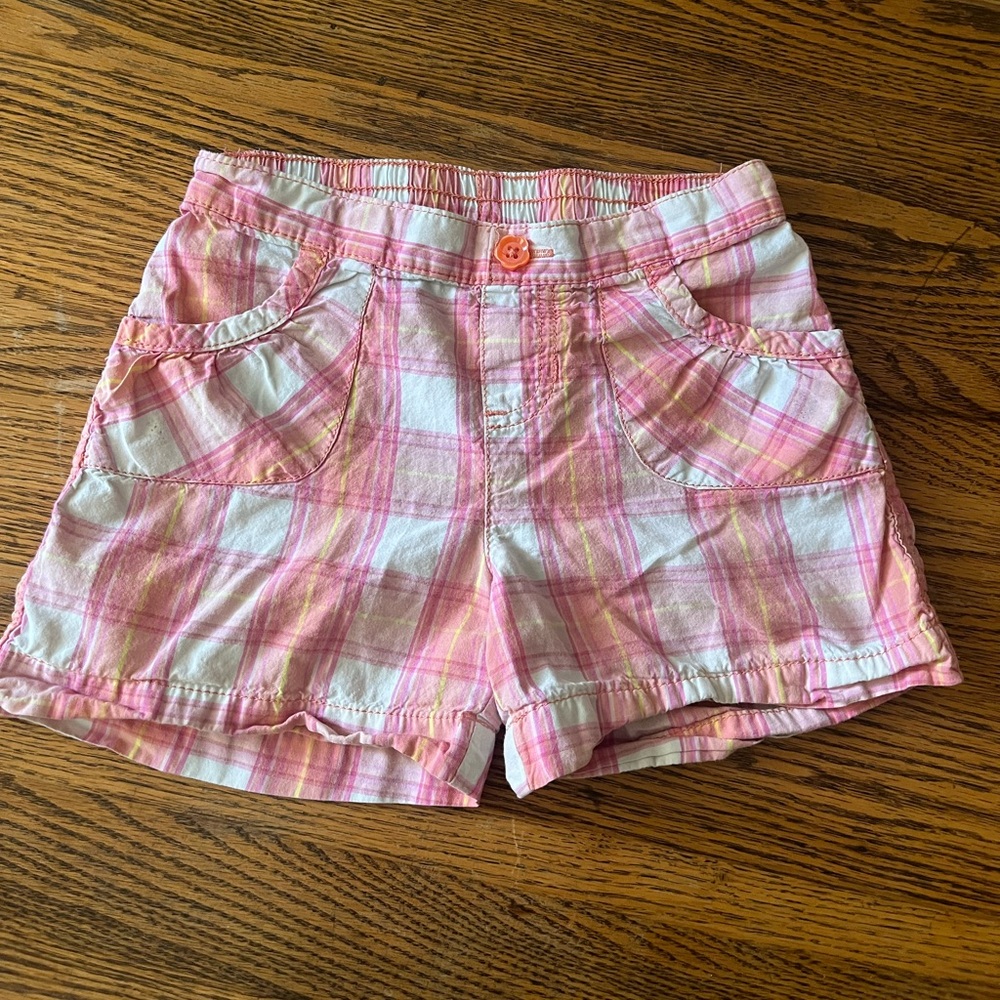 Girls 6X plaid pull on short in pink and orange. Casual or daily wear.